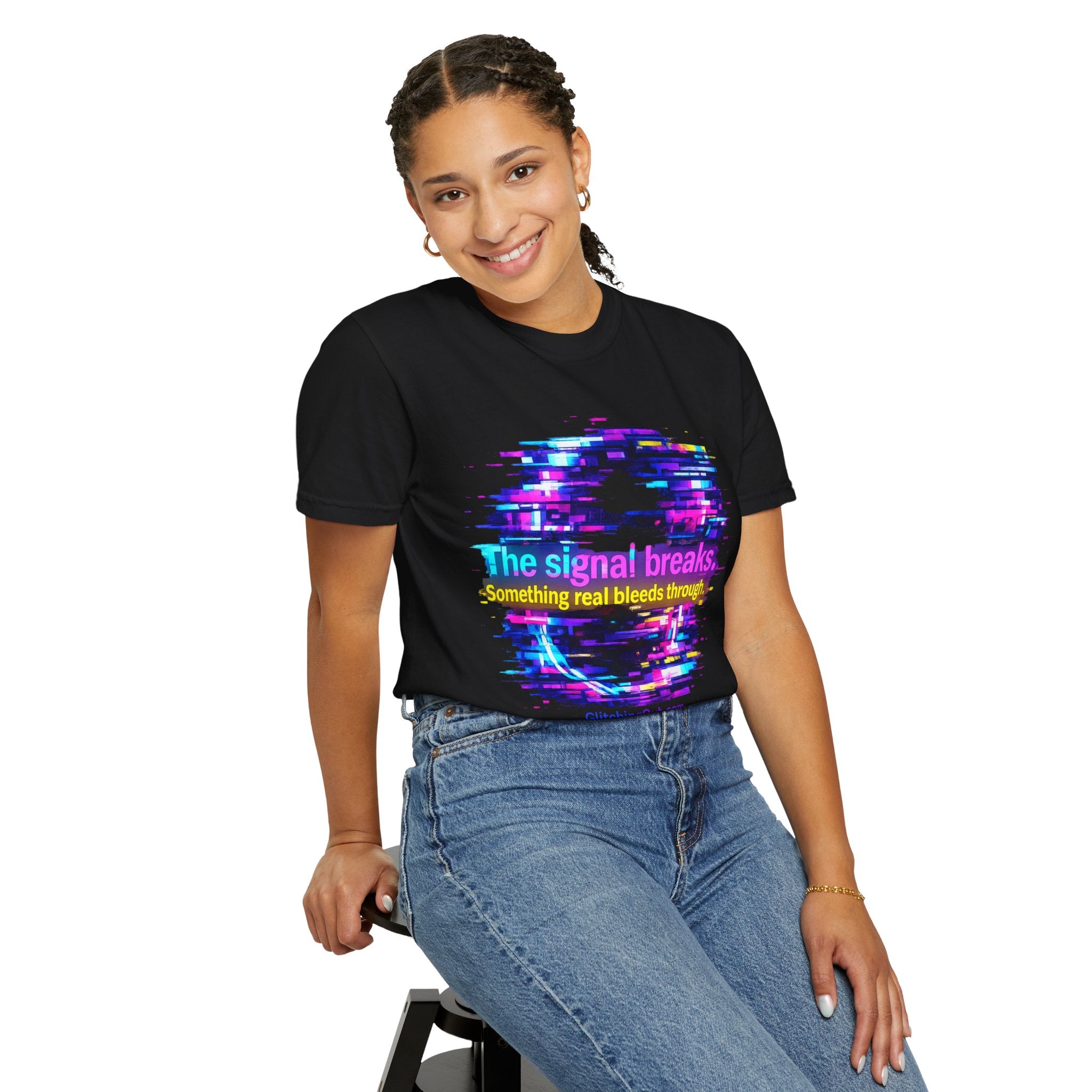 Glitch Circle T‑Shirt — "The Signal Breaks" Retro Cyberpunk Tee