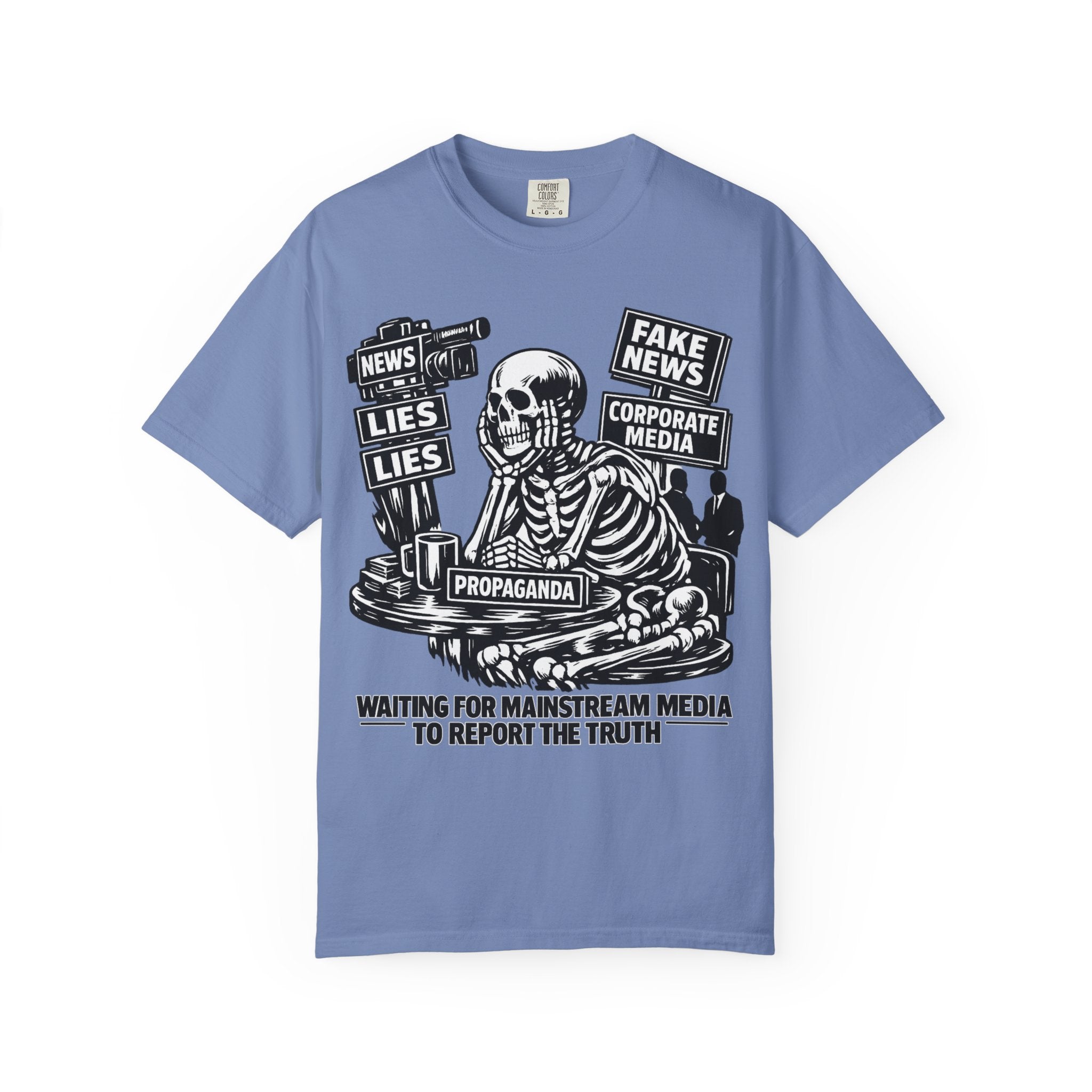 Skeptical Skeleton 'Waiting for Mainstream Media to Report the Truth' T-Shirt