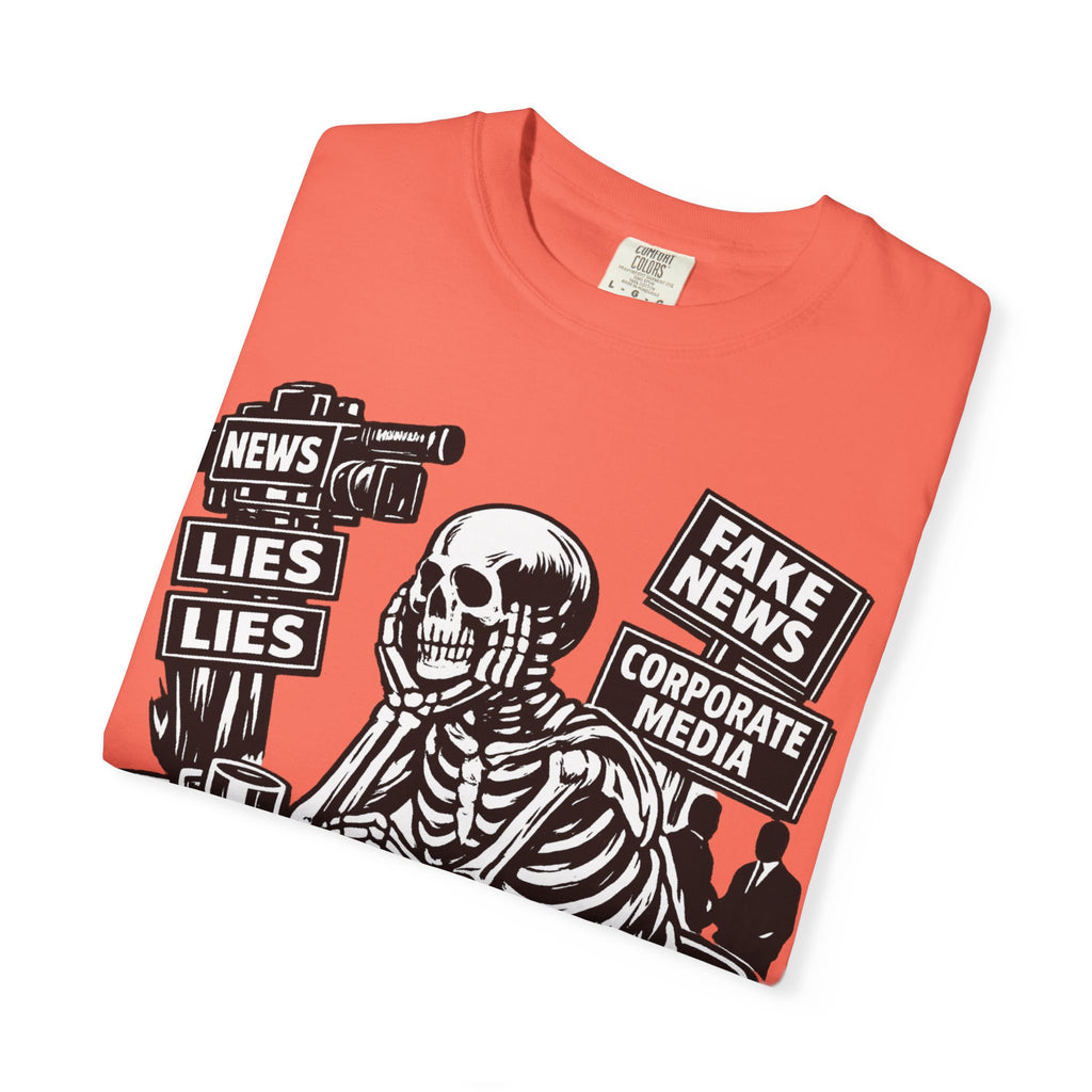 Skeptical Skeleton 'Waiting for Mainstream Media to Report the Truth' T-Shirt