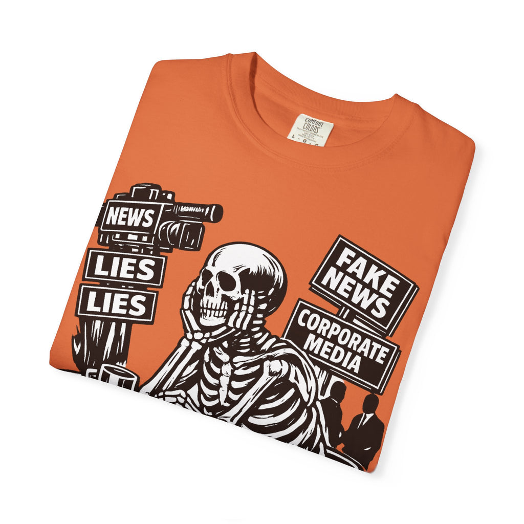 Skeptical Skeleton 'Waiting for Mainstream Media to Report the Truth' T-Shirt