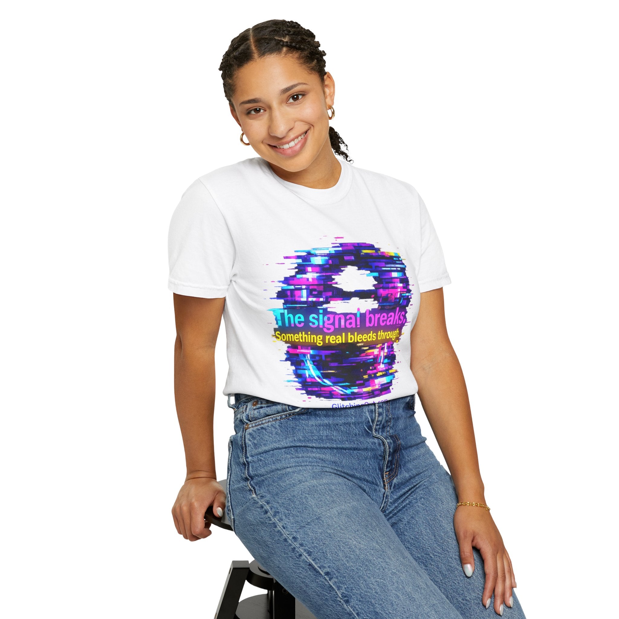 Glitch Circle T‑Shirt — "The Signal Breaks" Retro Cyberpunk Tee