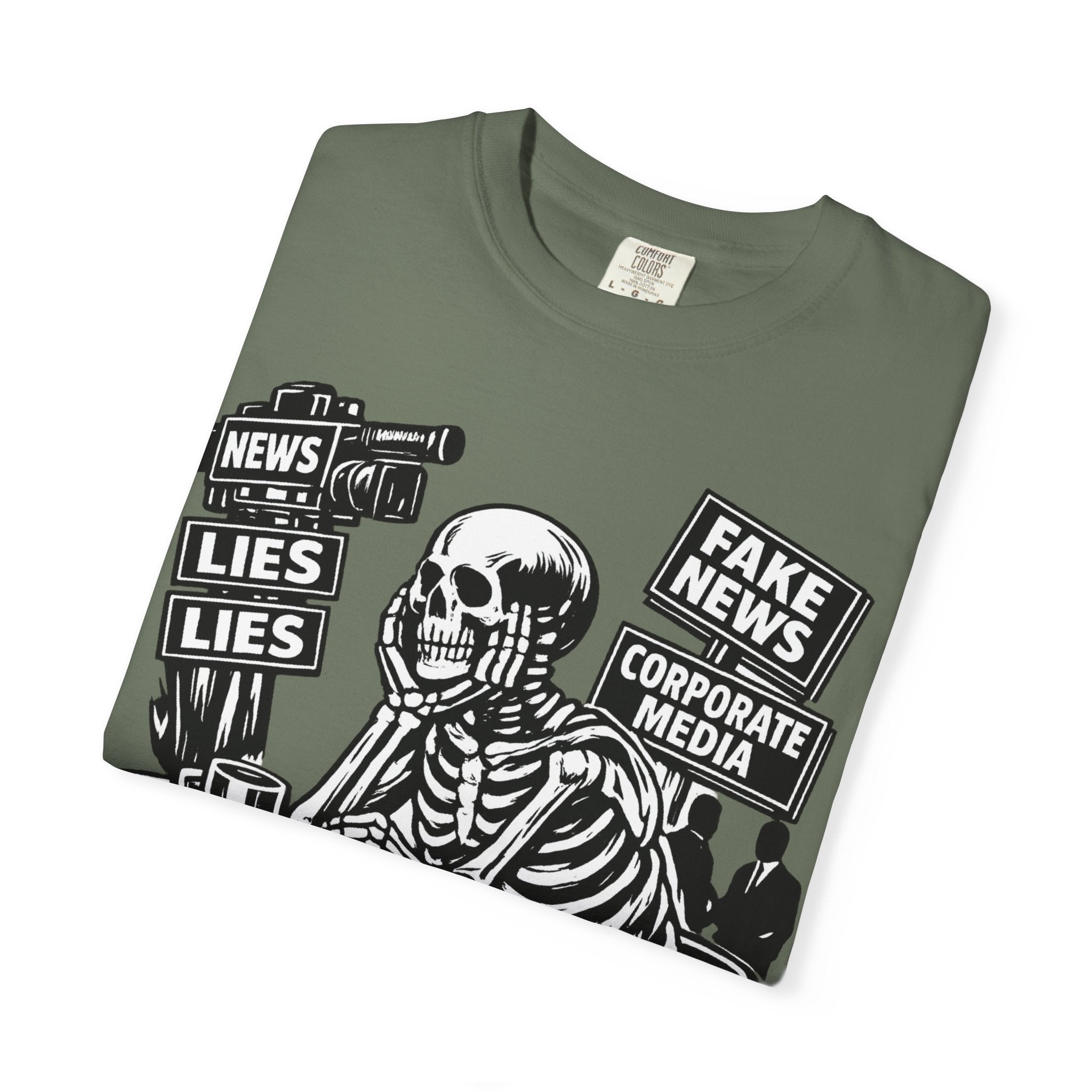 Skeptical Skeleton 'Waiting for Mainstream Media to Report the Truth' T-Shirt
