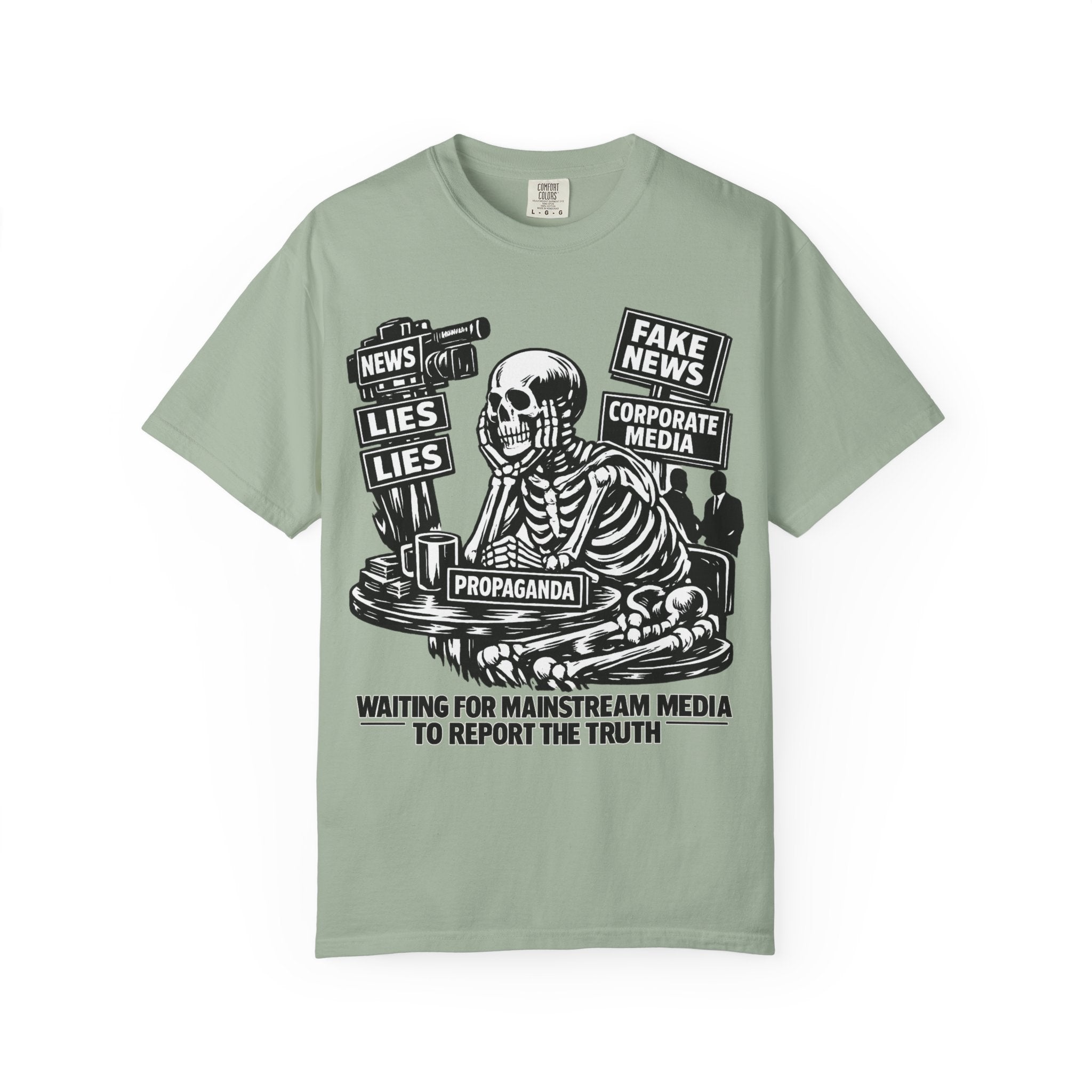 Skeptical Skeleton 'Waiting for Mainstream Media to Report the Truth' T-Shirt