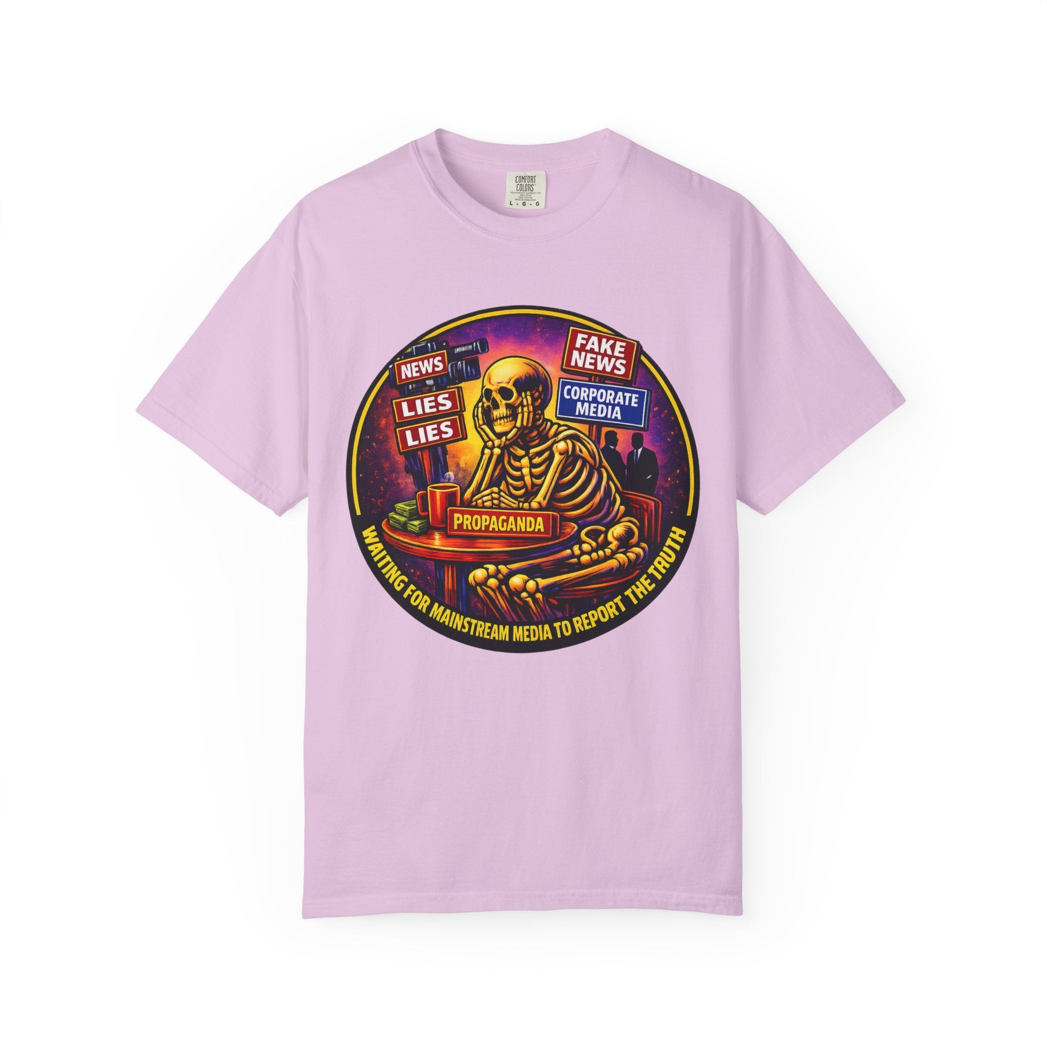 'Waiting for Mainstream Media to Report the Truth' — Graphic T-Shirt