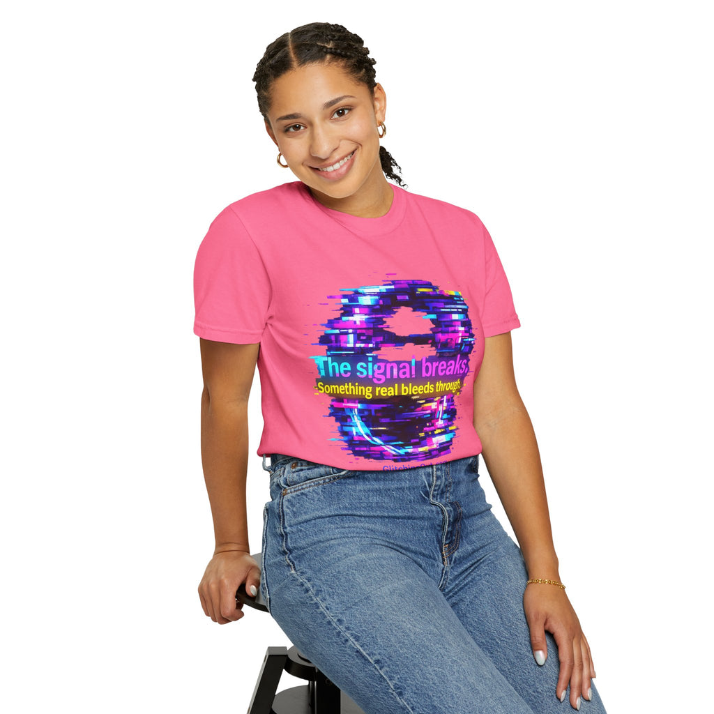 Glitch Circle T‑Shirt — "The Signal Breaks" Retro Cyberpunk Tee