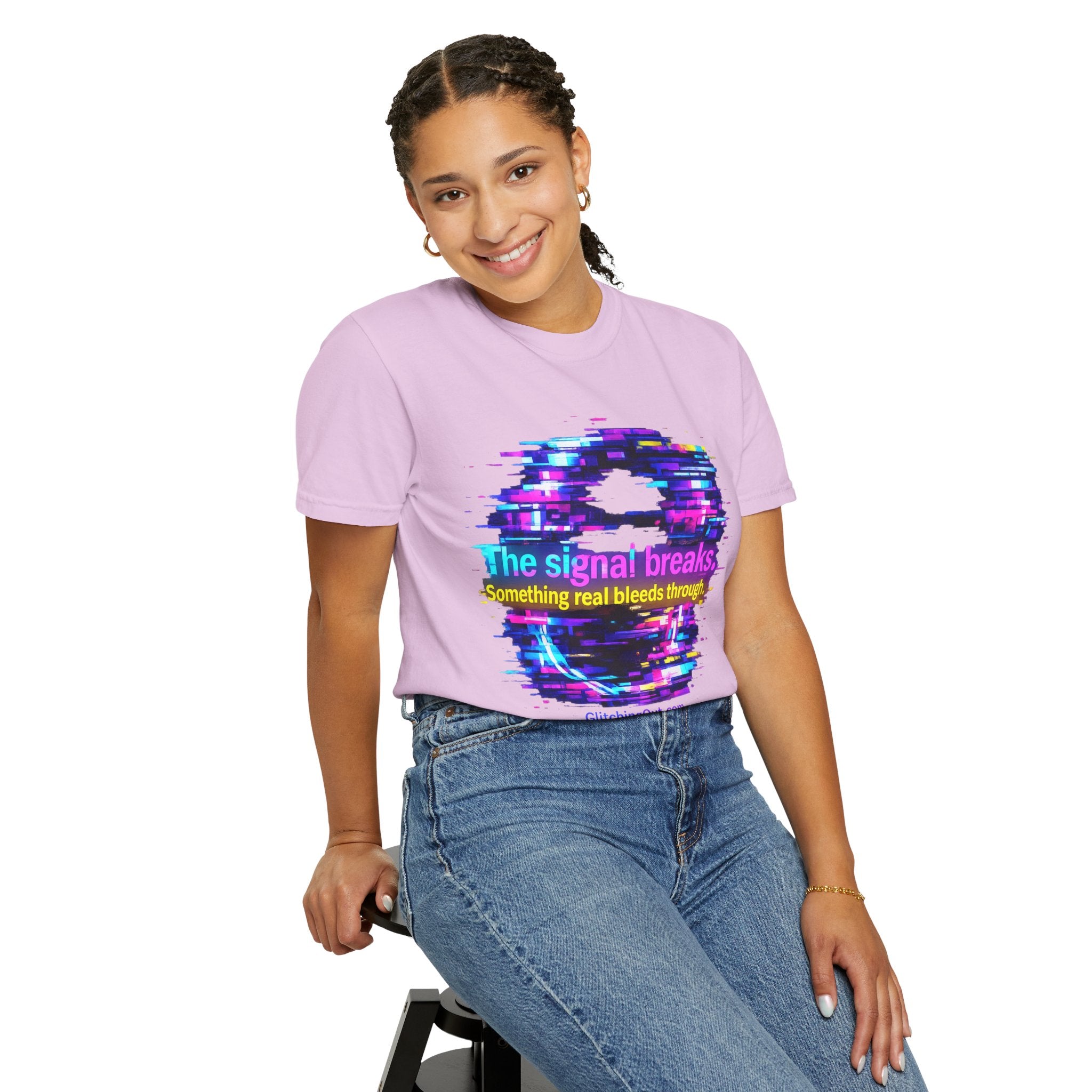 Glitch Circle T‑Shirt — "The Signal Breaks" Retro Cyberpunk Tee
