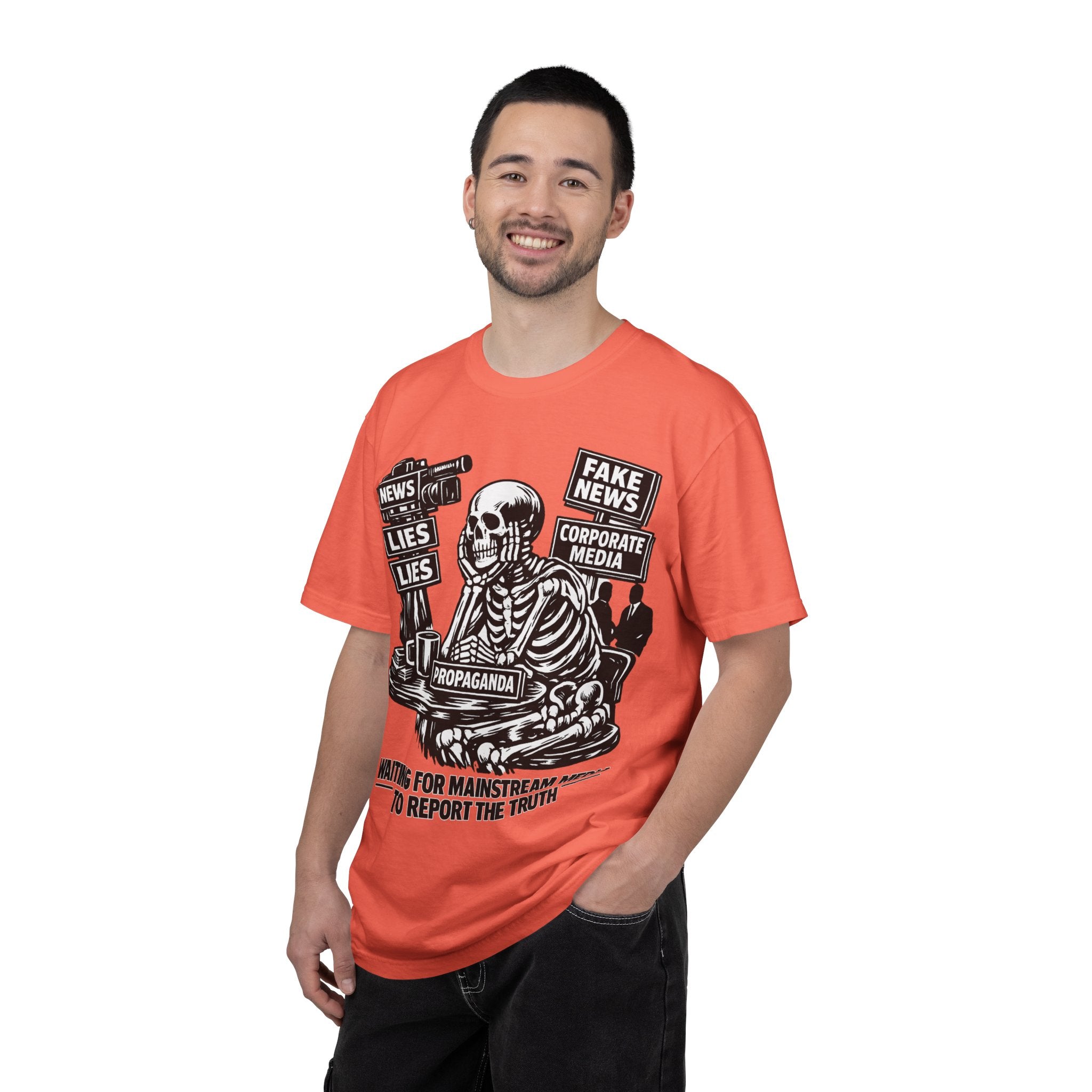 Skeptical Skeleton 'Waiting for Mainstream Media to Report the Truth' T-Shirt