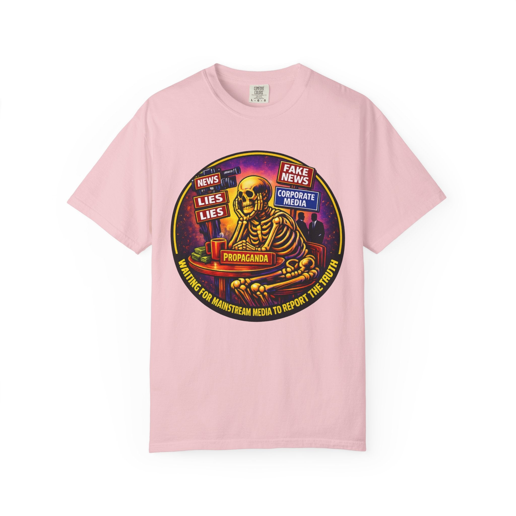 'Waiting for Mainstream Media to Report the Truth' — Graphic T-Shirt
