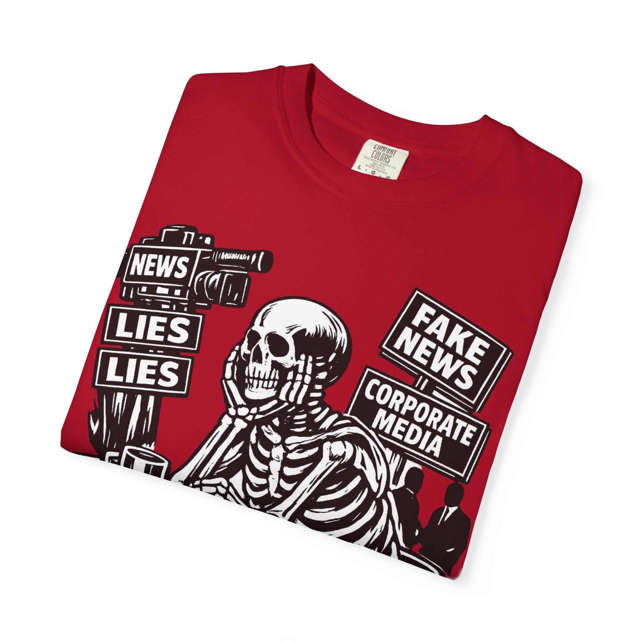 Skeptical Skeleton 'Waiting for Mainstream Media to Report the Truth' T-Shirt