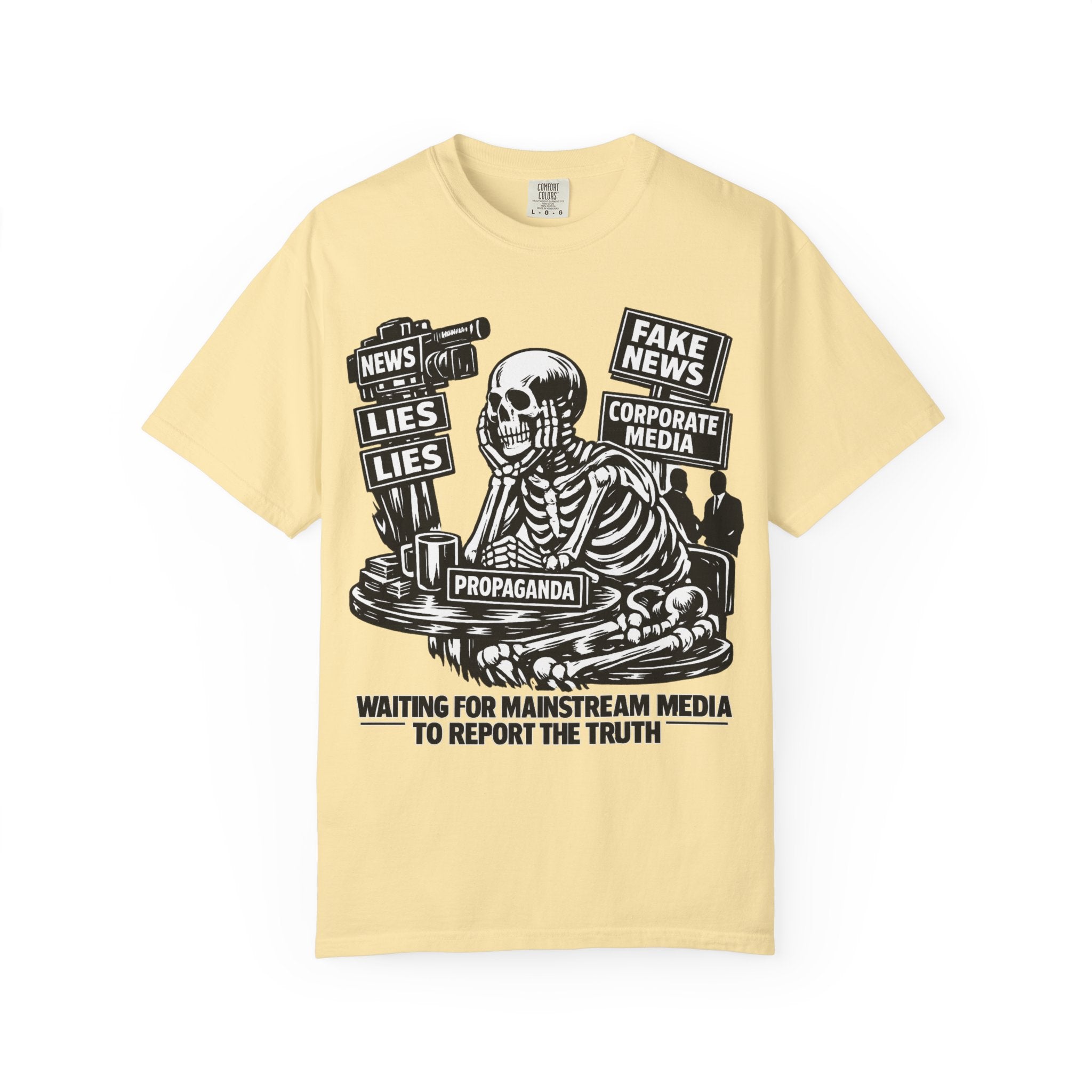 Skeptical Skeleton 'Waiting for Mainstream Media to Report the Truth' T-Shirt