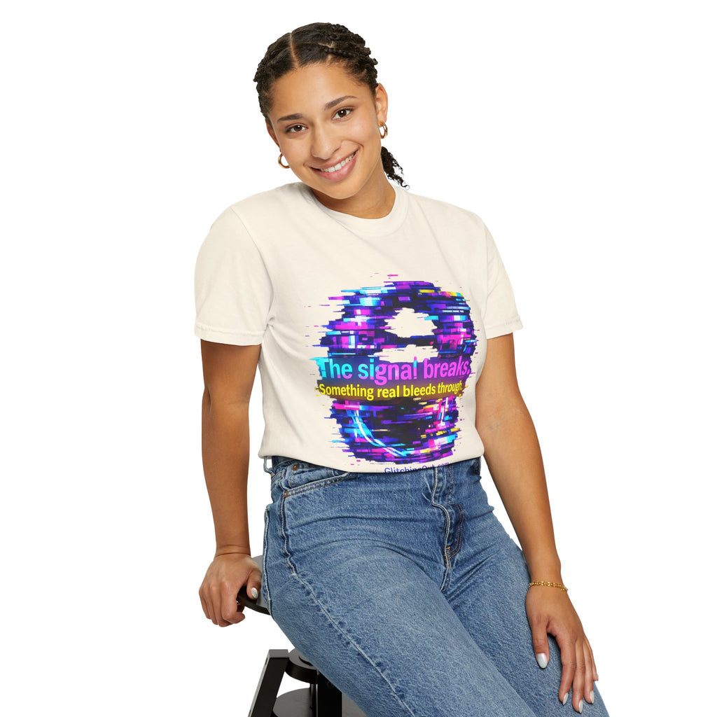 Glitch Circle T‑Shirt — "The Signal Breaks" Retro Cyberpunk Tee