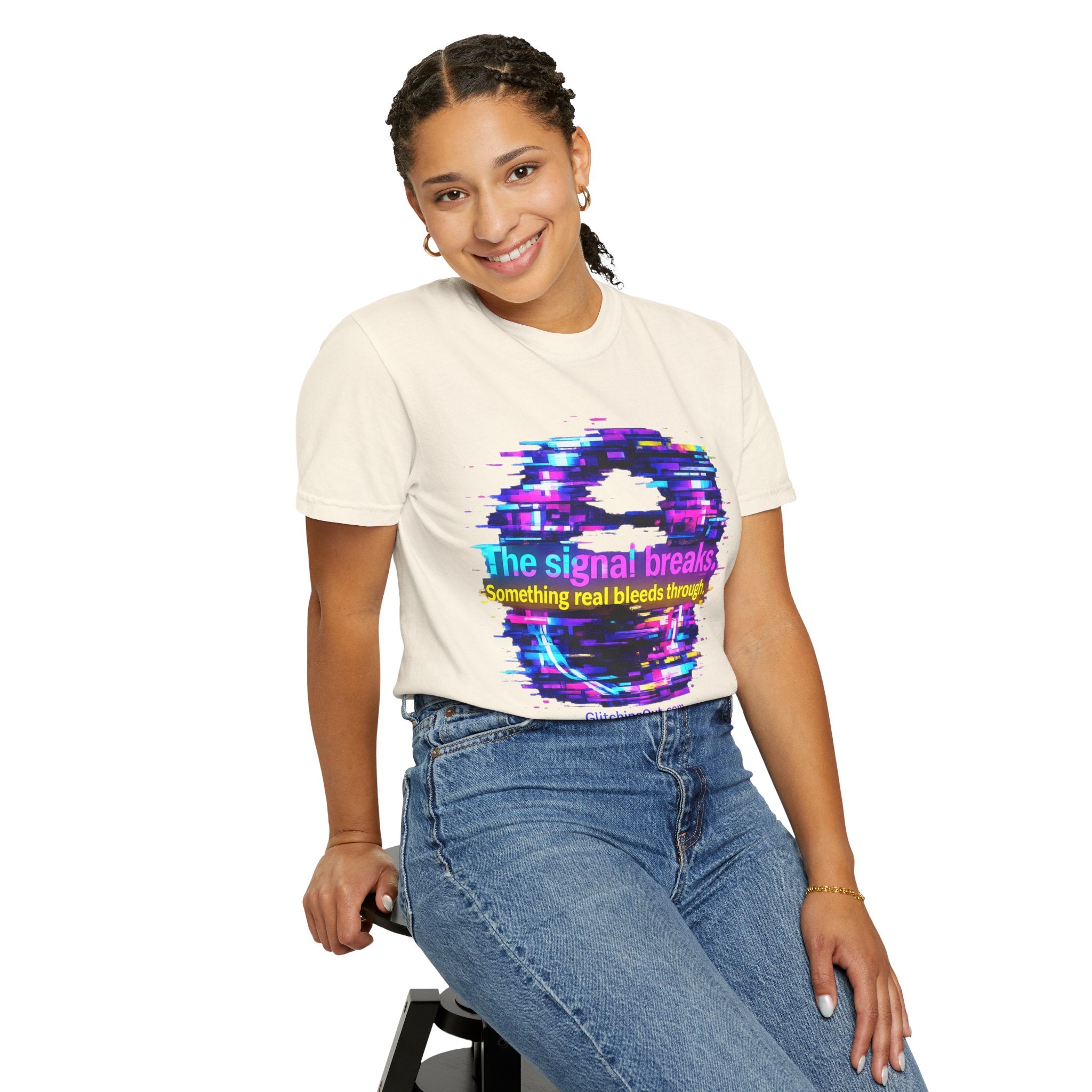 Glitch Circle T‑Shirt — "The Signal Breaks" Retro Cyberpunk Tee