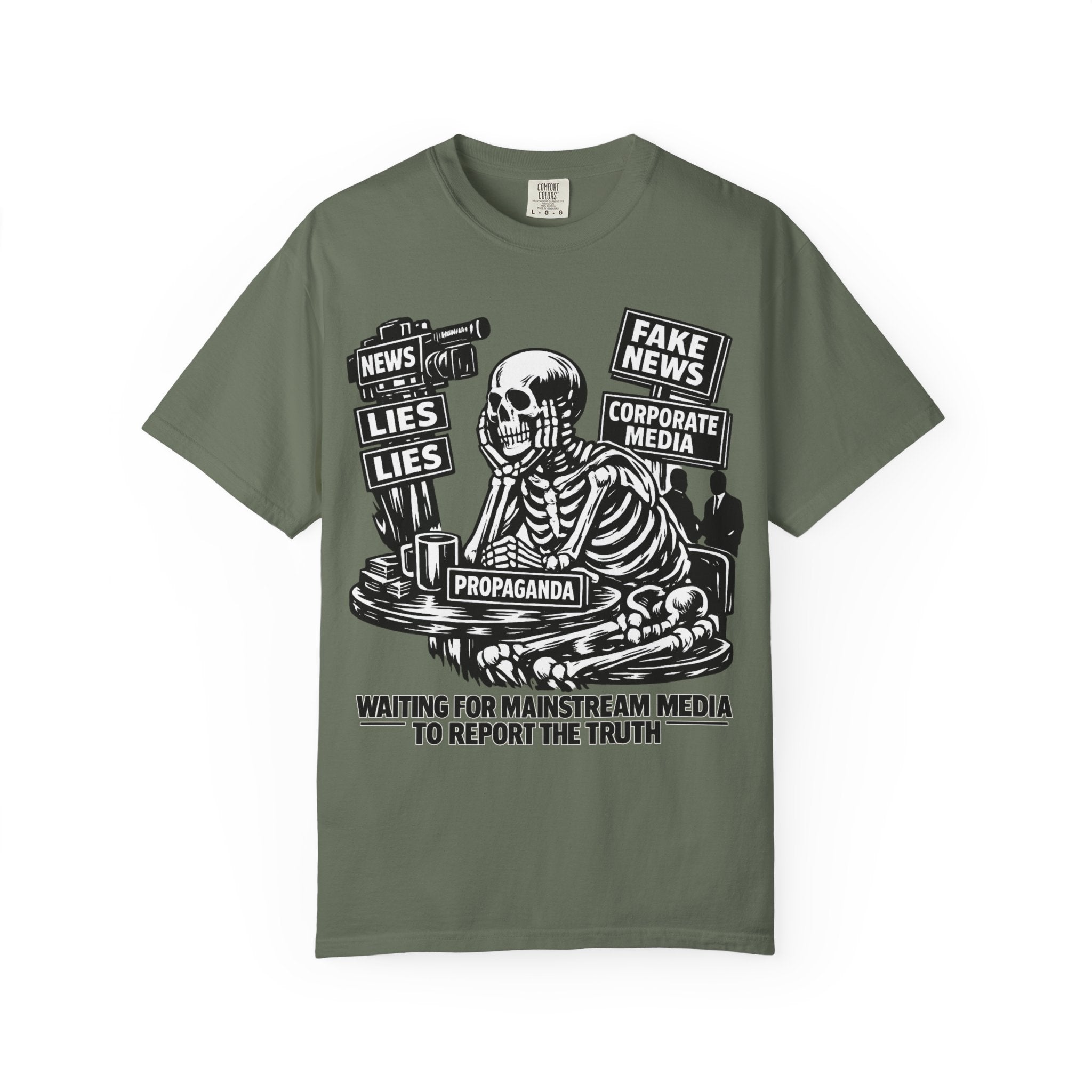 Skeptical Skeleton 'Waiting for Mainstream Media to Report the Truth' T-Shirt