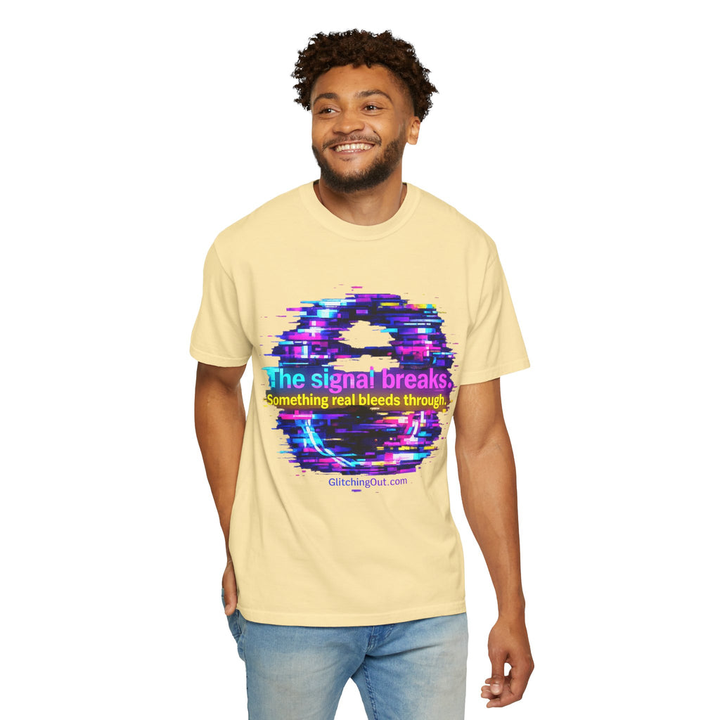 Glitch Circle T‑Shirt — "The Signal Breaks" Retro Cyberpunk Tee