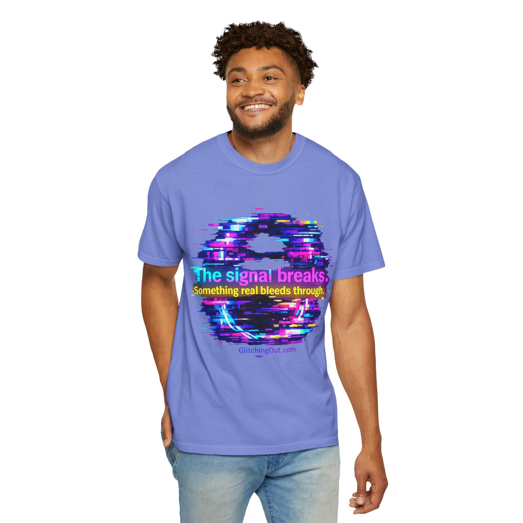 Glitch Circle T‑Shirt — "The Signal Breaks" Retro Cyberpunk Tee