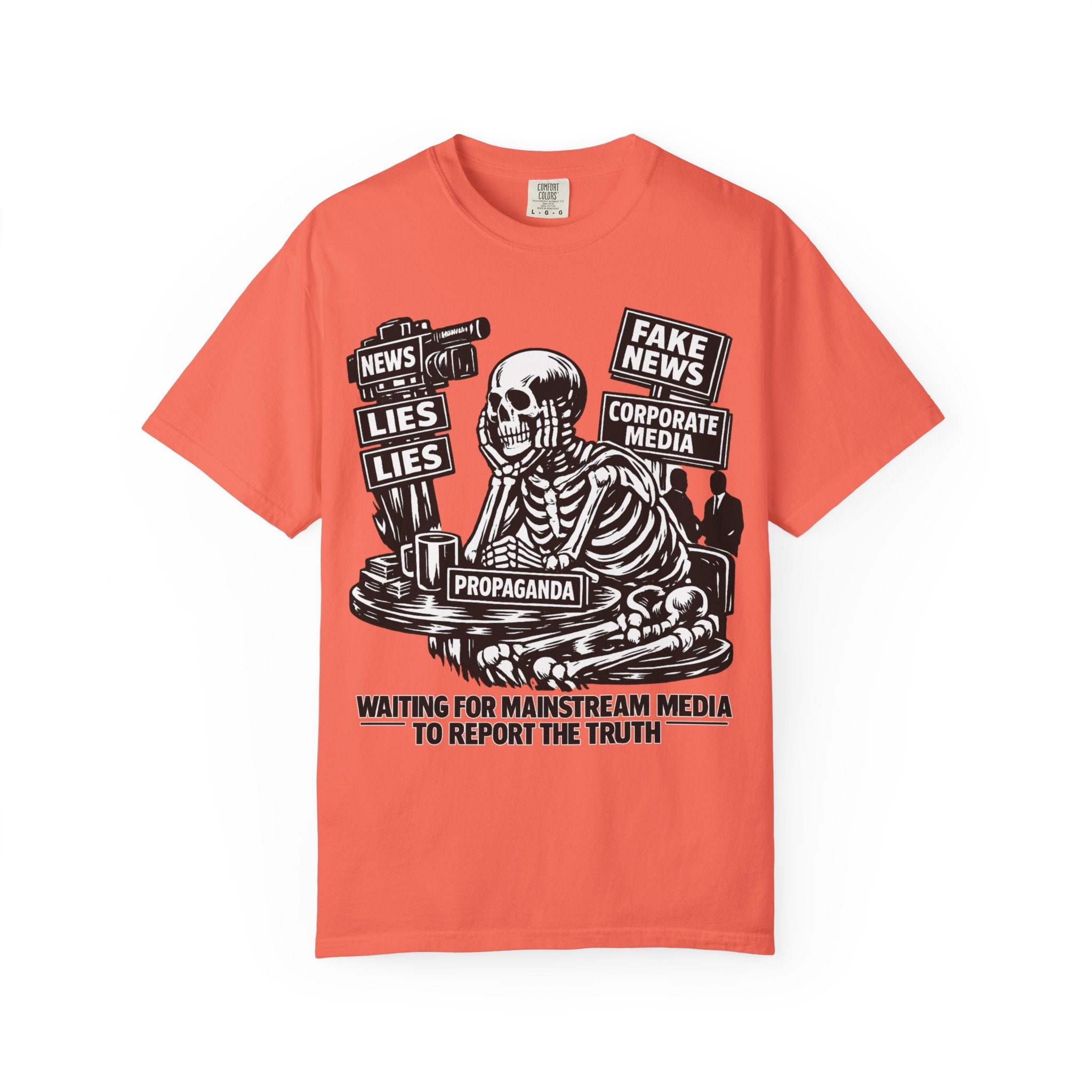 Skeptical Skeleton 'Waiting for Mainstream Media to Report the Truth' T-Shirt
