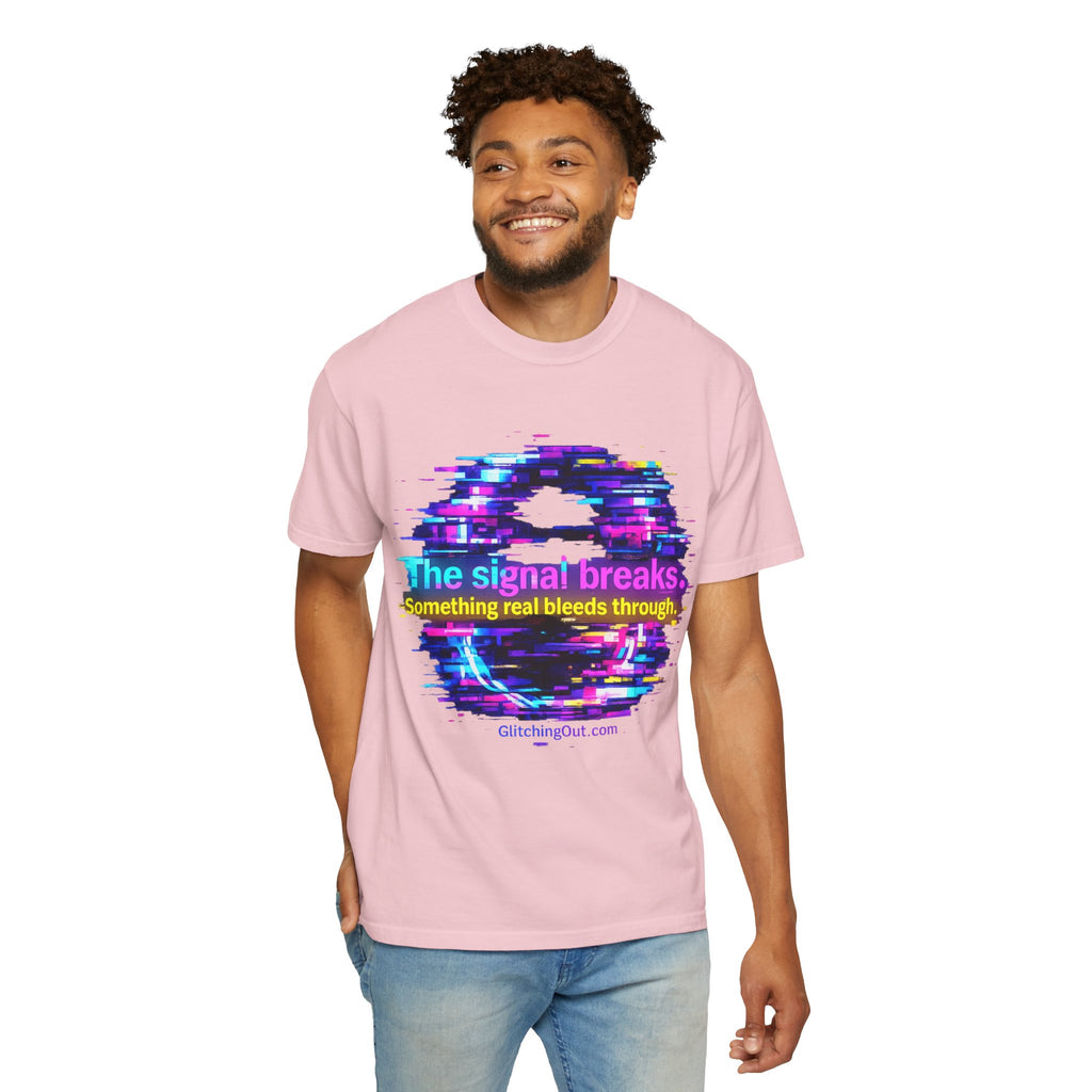 Glitch Circle T‑Shirt — "The Signal Breaks" Retro Cyberpunk Tee