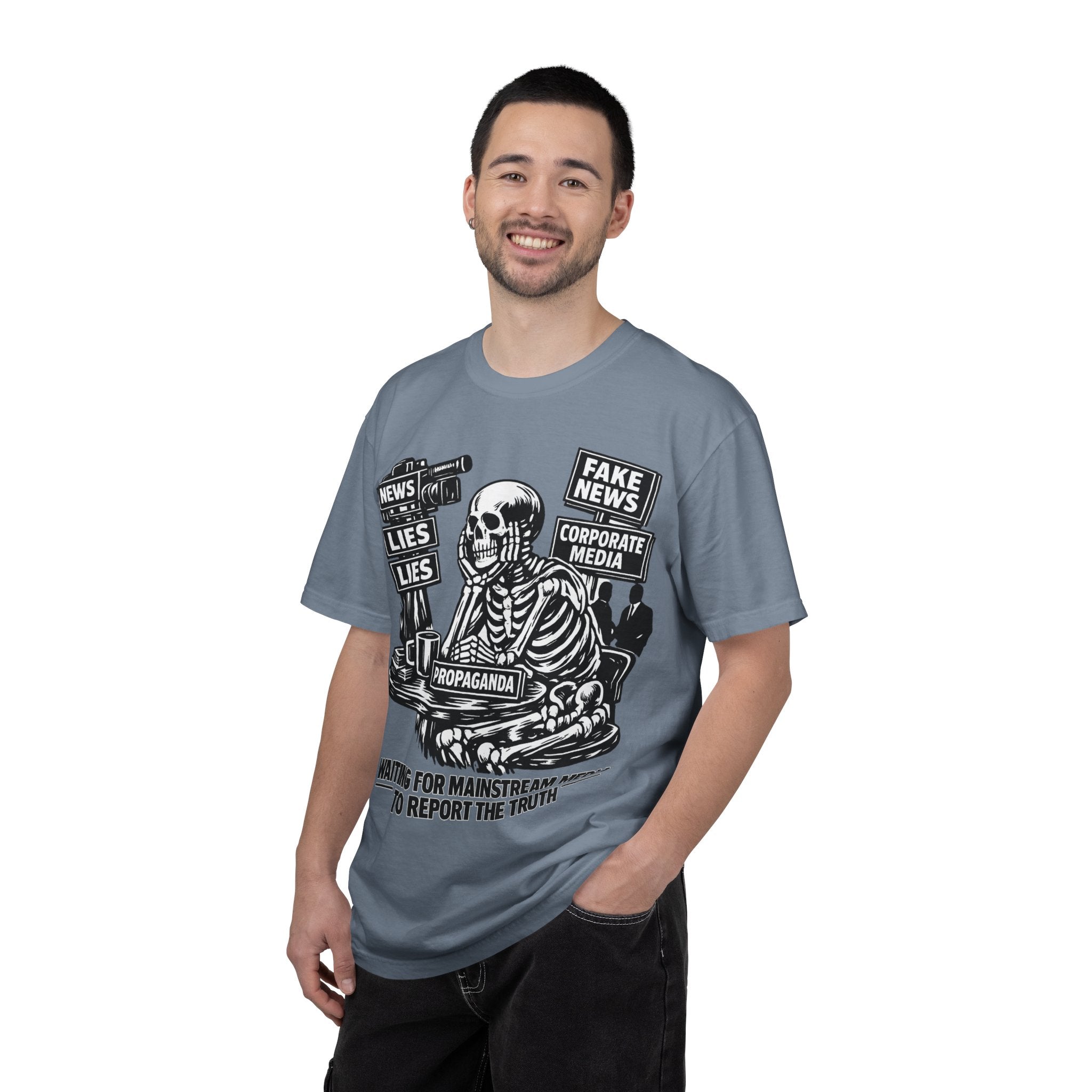 Skeptical Skeleton 'Waiting for Mainstream Media to Report the Truth' T-Shirt