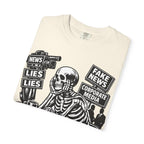 Skeptical Skeleton 'Waiting for Mainstream Media to Report the Truth' T-Shirt
