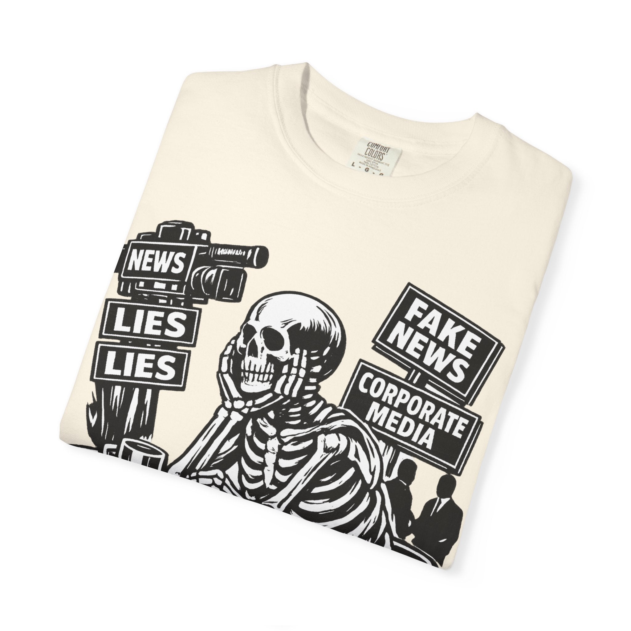 Skeptical Skeleton 'Waiting for Mainstream Media to Report the Truth' T-Shirt