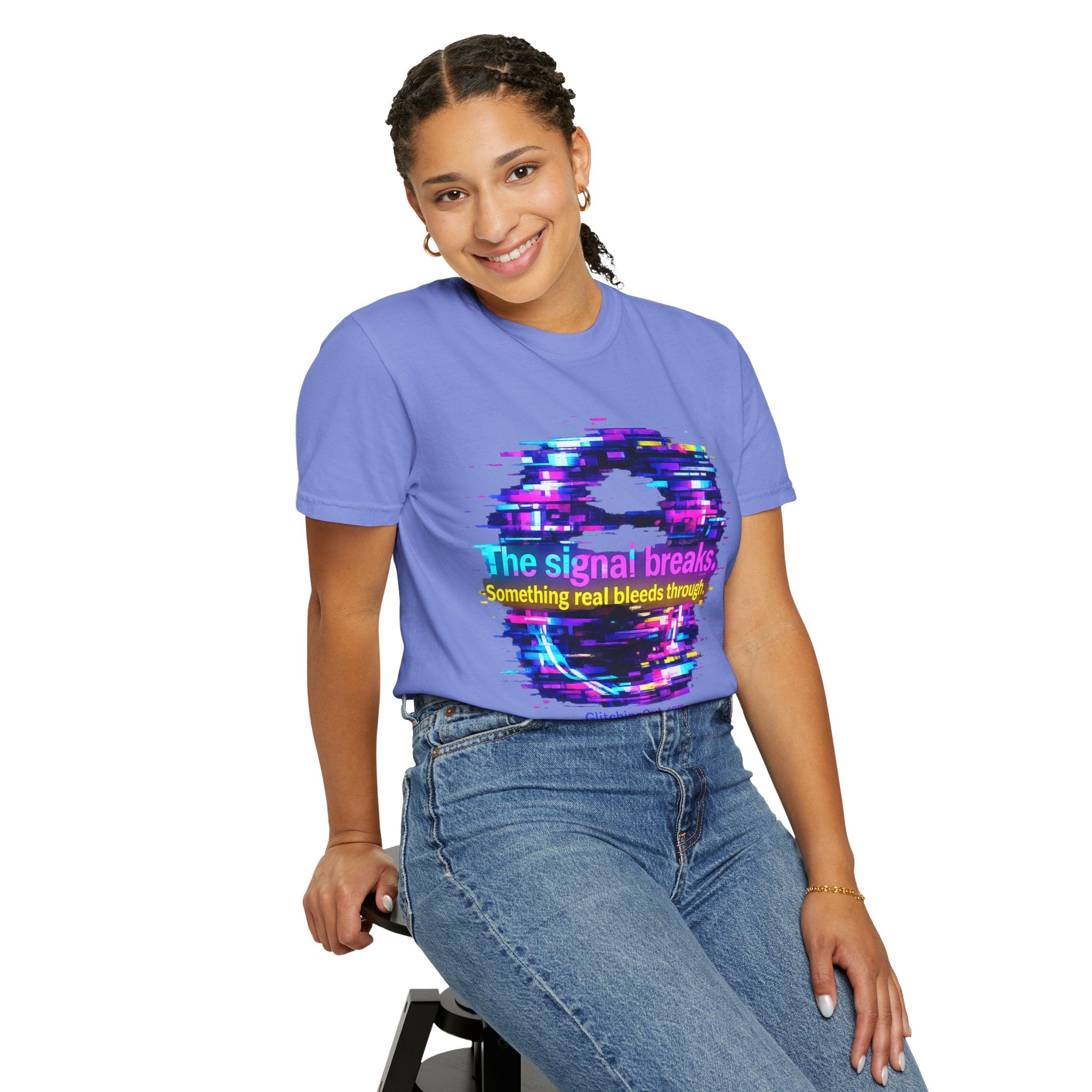 Glitch Circle T‑Shirt — "The Signal Breaks" Retro Cyberpunk Tee