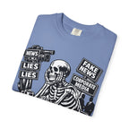 Skeptical Skeleton 'Waiting for Mainstream Media to Report the Truth' T-Shirt