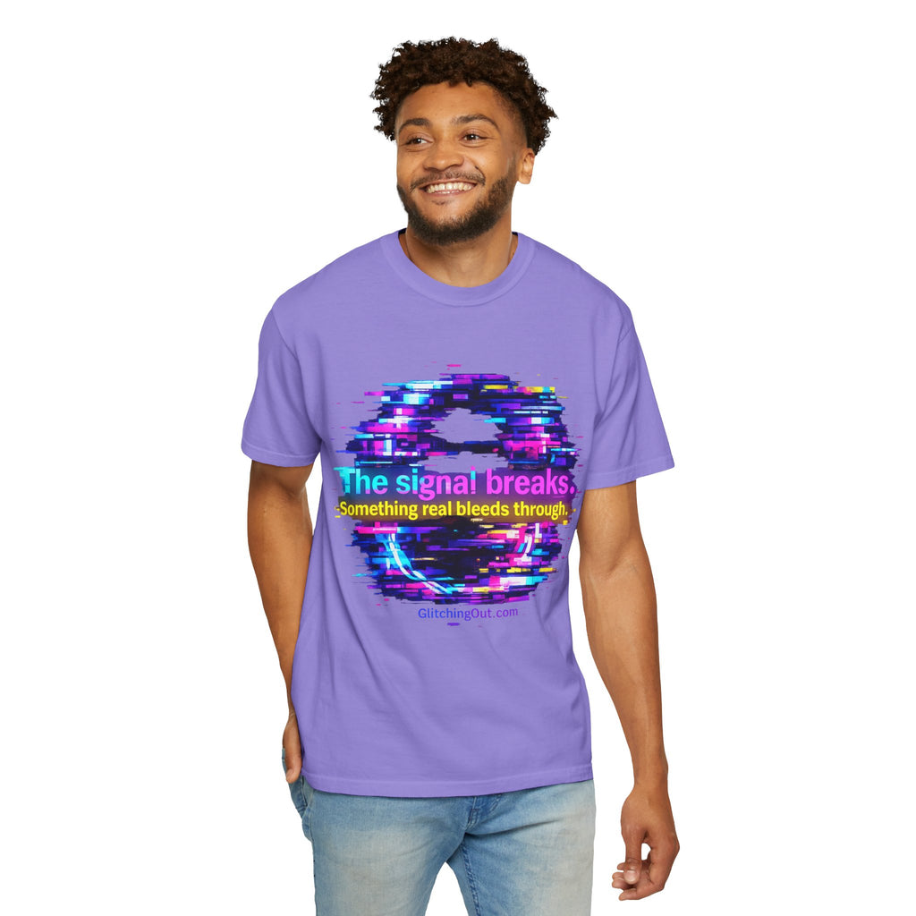 Glitch Circle T‑Shirt — "The Signal Breaks" Retro Cyberpunk Tee