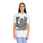 Skeptical Skeleton 'Waiting for Mainstream Media to Report the Truth' T-Shirt
