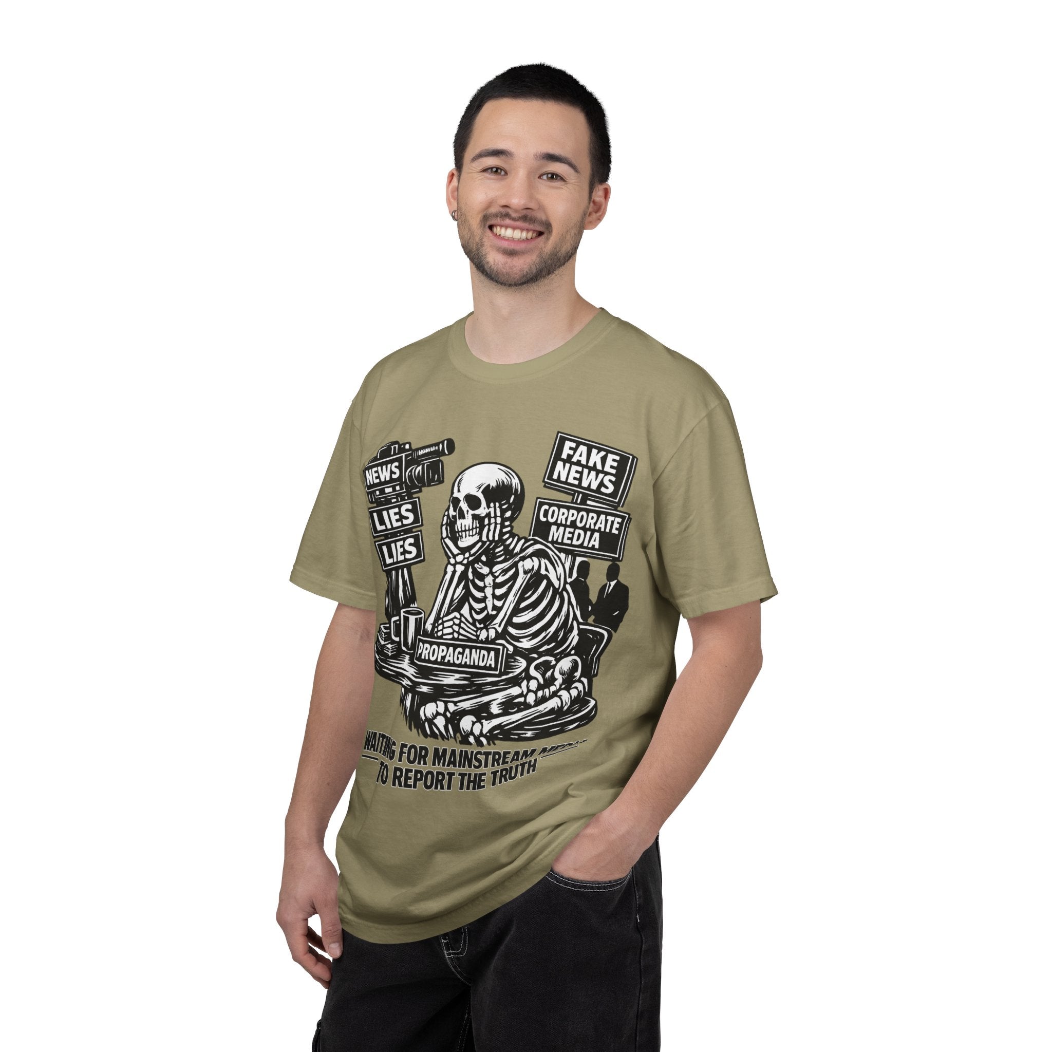 Skeptical Skeleton 'Waiting for Mainstream Media to Report the Truth' T-Shirt
