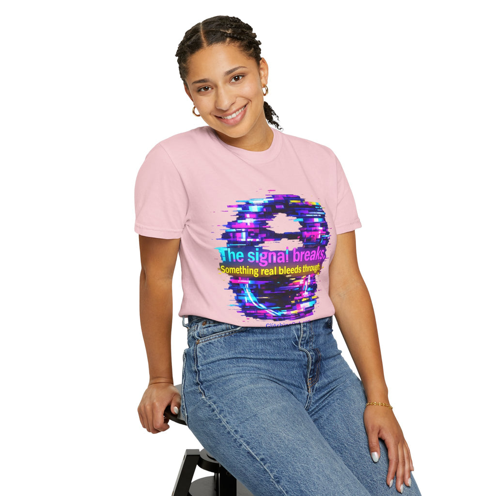 Glitch Circle T‑Shirt — "The Signal Breaks" Retro Cyberpunk Tee