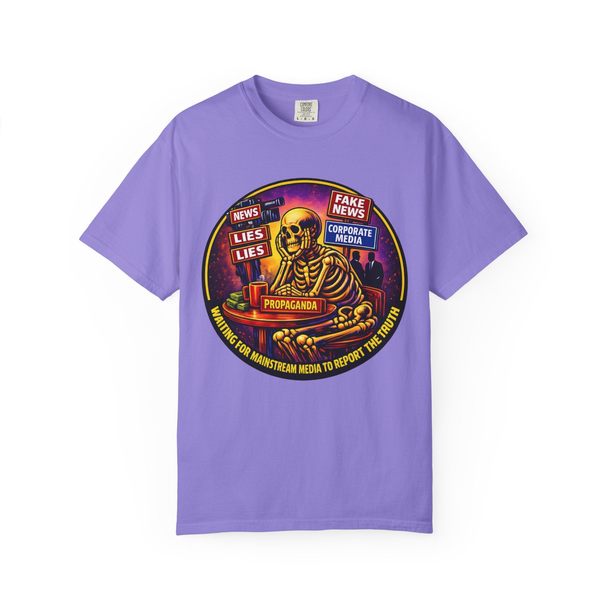 'Waiting for Mainstream Media to Report the Truth' — Graphic T-Shirt