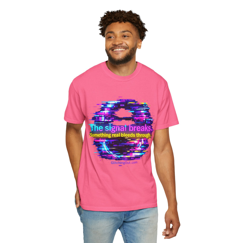 Glitch Circle T‑Shirt — "The Signal Breaks" Retro Cyberpunk Tee