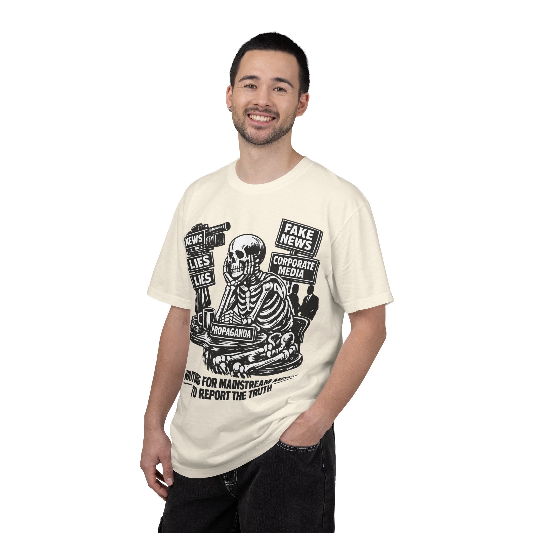 Skeptical Skeleton 'Waiting for Mainstream Media to Report the Truth' T-Shirt
