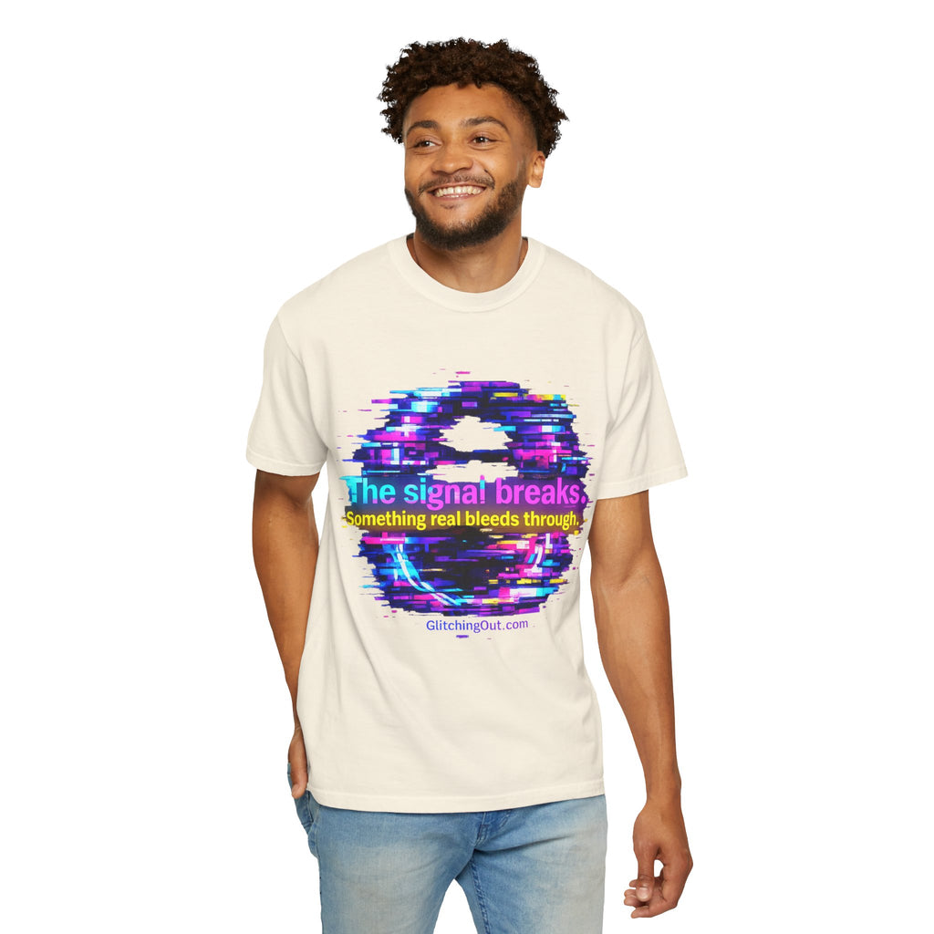 Glitch Circle T‑Shirt — "The Signal Breaks" Retro Cyberpunk Tee