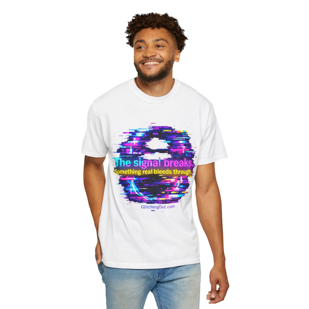 Glitch Circle T‑Shirt — "The Signal Breaks" Retro Cyberpunk Tee