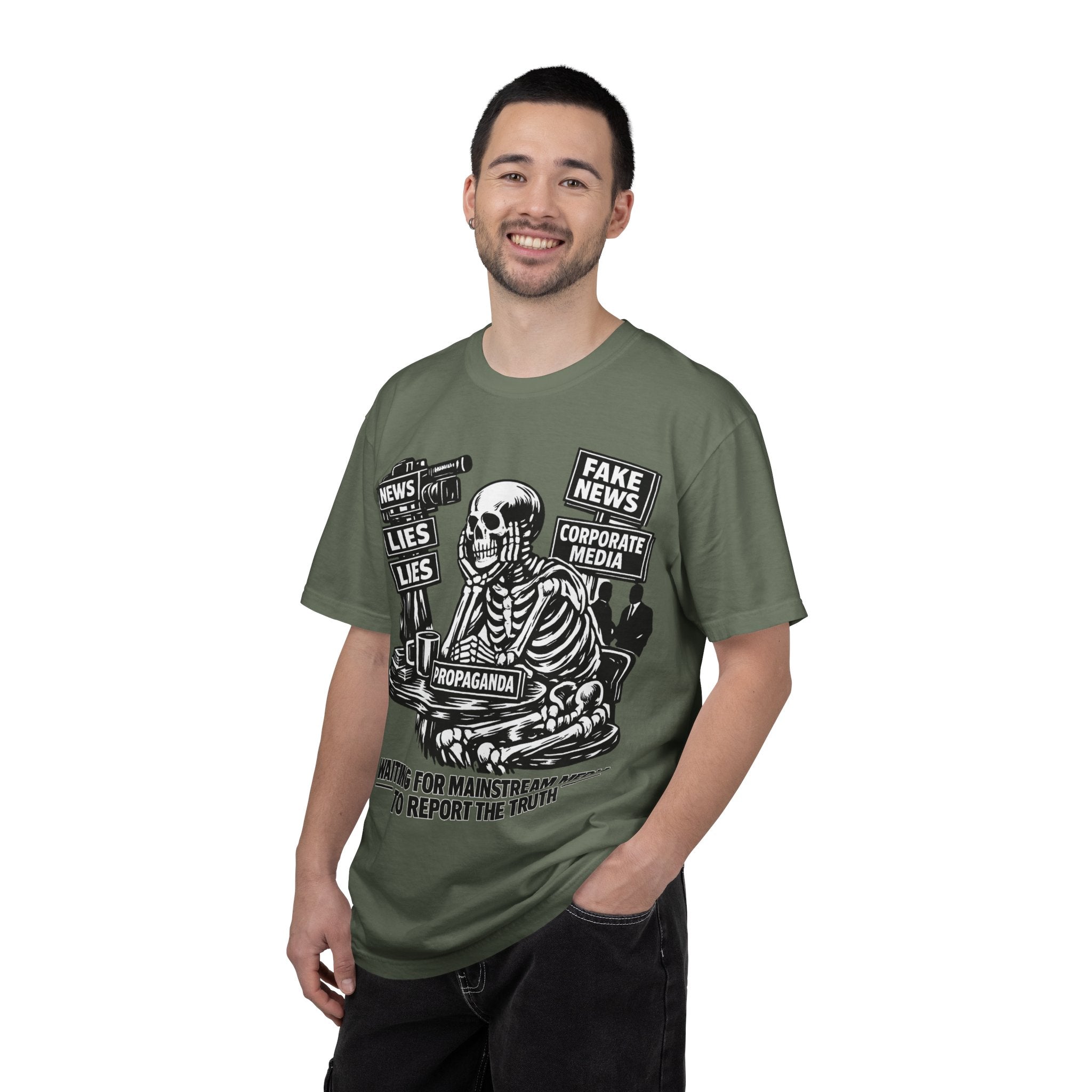 Skeptical Skeleton 'Waiting for Mainstream Media to Report the Truth' T-Shirt
