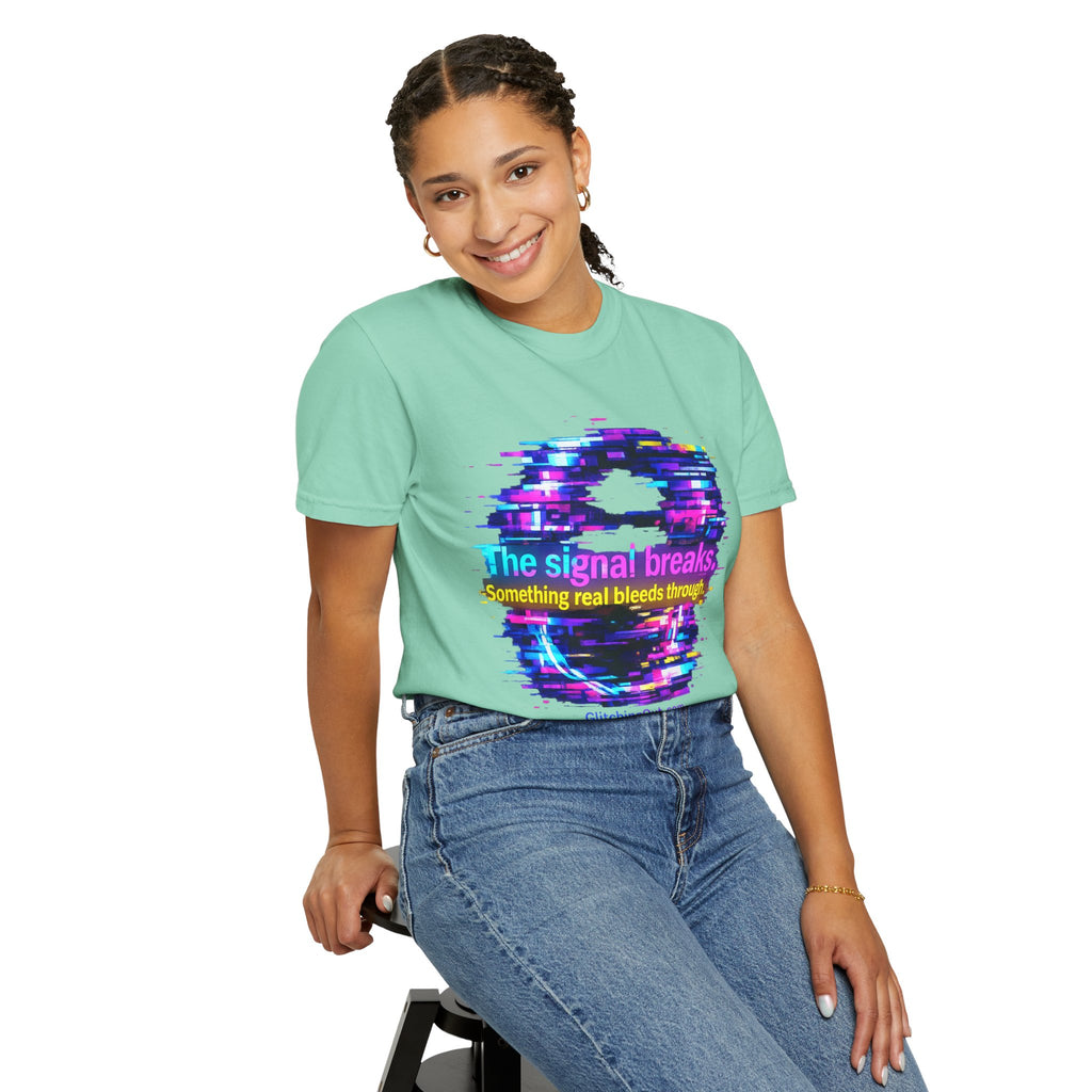 Glitch Circle T‑Shirt — "The Signal Breaks" Retro Cyberpunk Tee